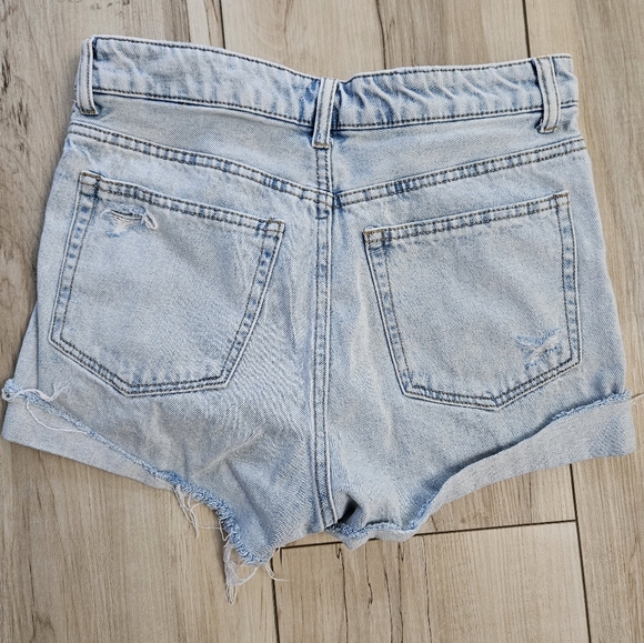 H&M High-waisted Jean Shorts - Picture 3 of 5